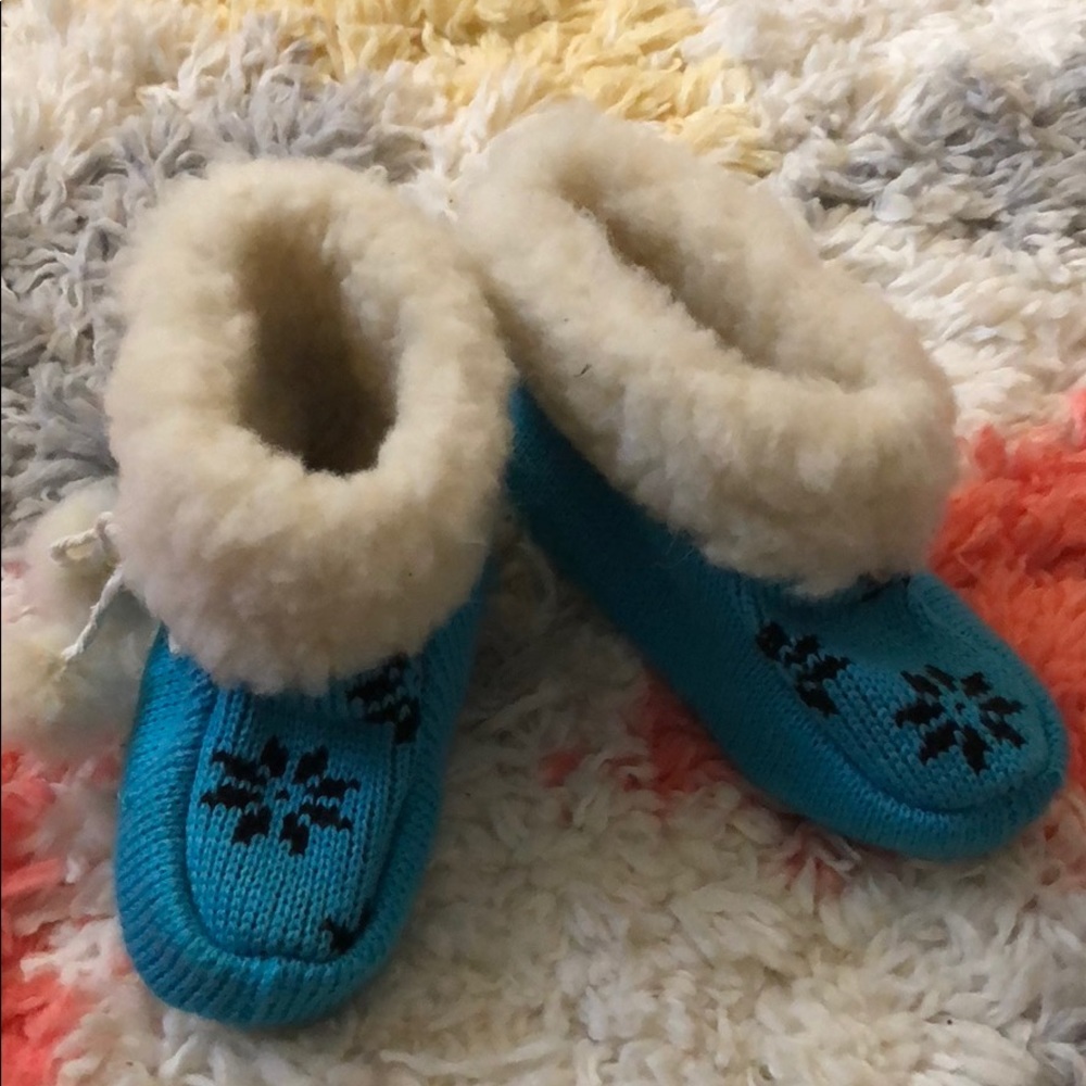 🌸NWOT Toddler House Booties🌸 - Picture 1 of 4